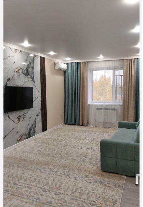 Ковер со шторами