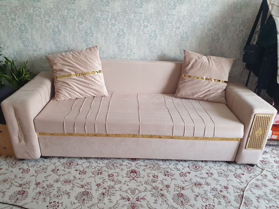 Срочно продам диван