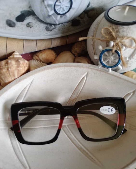 Дамски модерни очила с диоптър