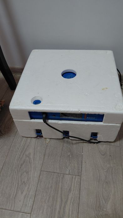 Инкубатор 64 яйцо