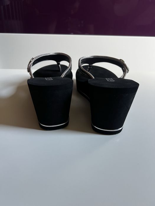 Guess чехли на платформа
