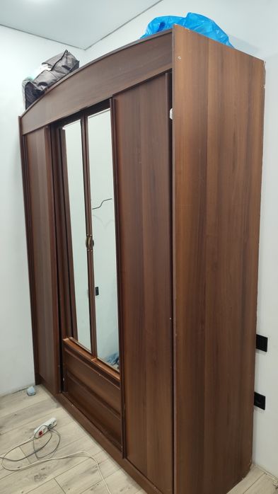 Шкаф с зеркалом 2100мм