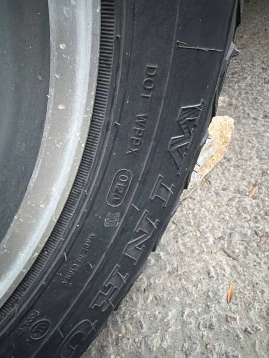 MAXCLAW A/T шины 235/70/R16 4 штуки.