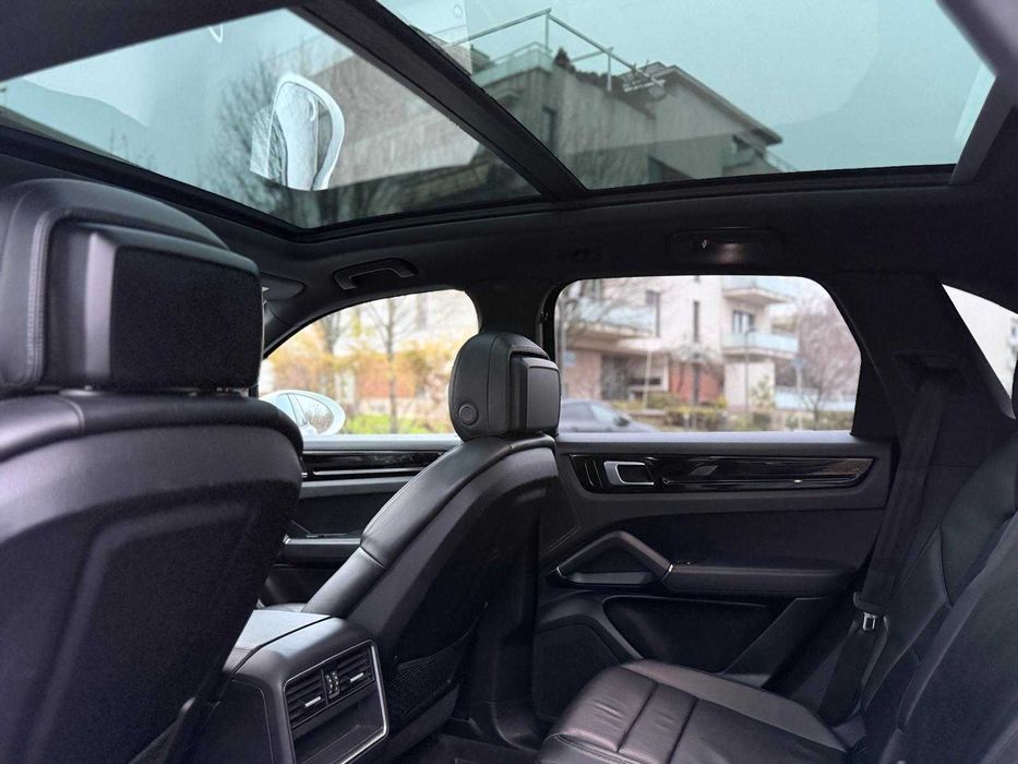 Porsche Cayenne 9YA