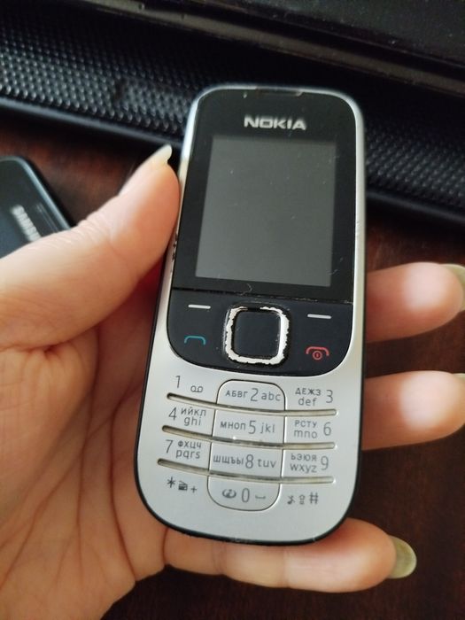 2 телефона за части