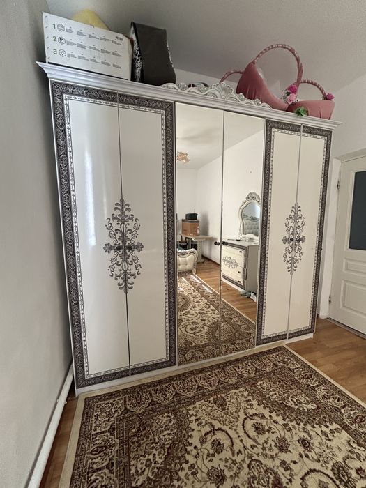 Спальный гарнитур