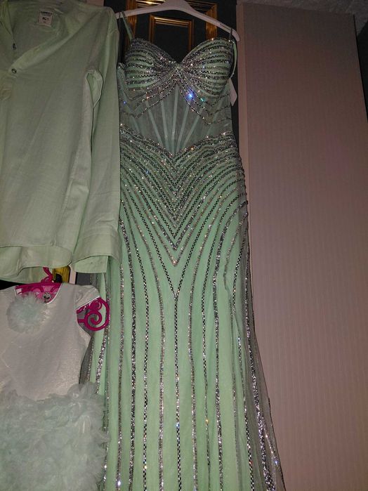 Официална Рокля купувана от Италия