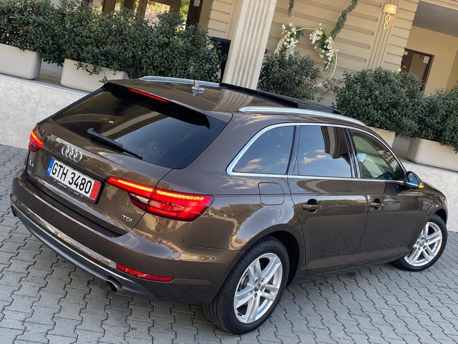 AUDI A4 2.0TDI 150CP Automat 2017/09 EURO-6 *Panoramic-Ceasuri FULL Plasma-Faruri Matrix-Semnalizari dinamice-ACC Distronic Plus-Stare Impecabila*TOP