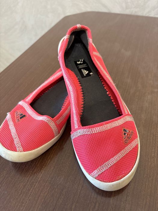 Розовые балетки Adidas