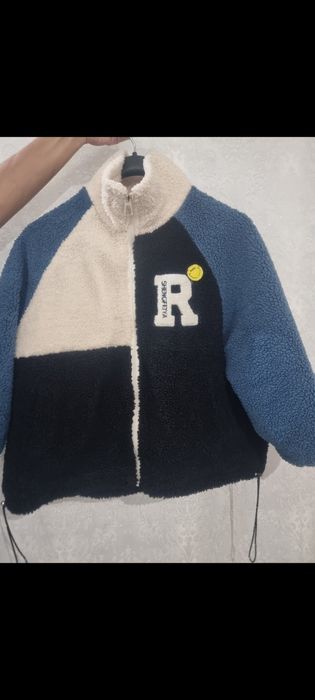 Продам детскую куртку для девочек