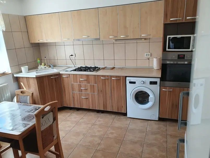 Vilă Bușteni P+E+M mobilată și utilată - direct proprietar