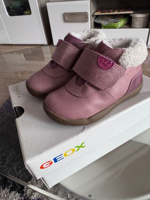 Ghete Geox, mărimea 23, piele naturală netedă.