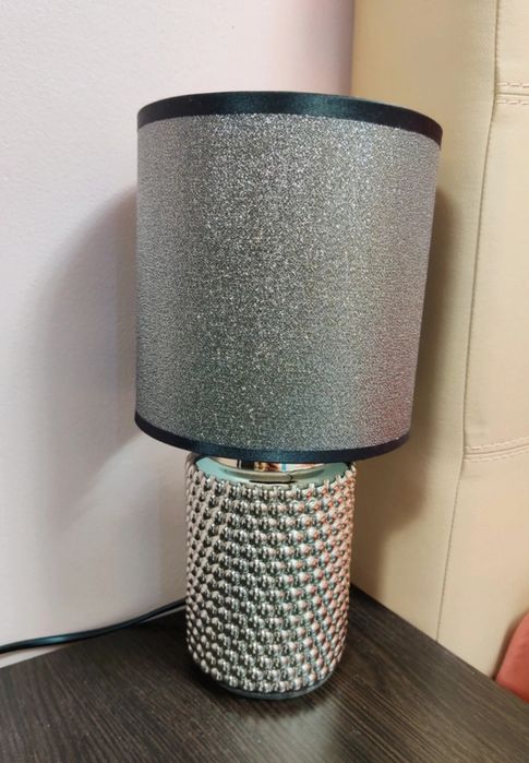 Lampa cu bec tip candle inclus