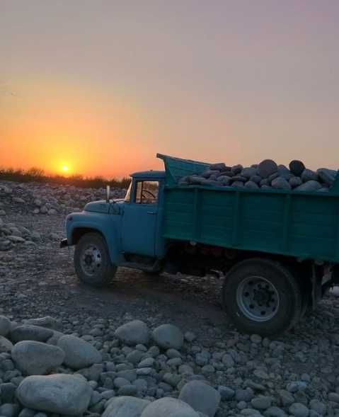 Zil 1985 sotiladi