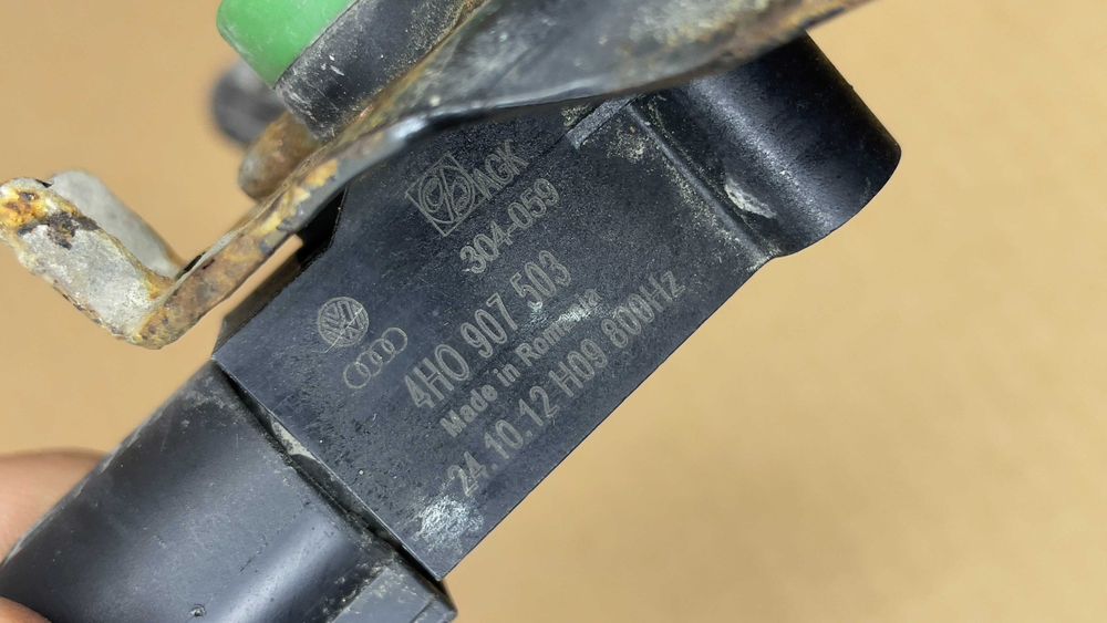 Сензор ниво AUDI A8 D4 заден десен 4H0907503