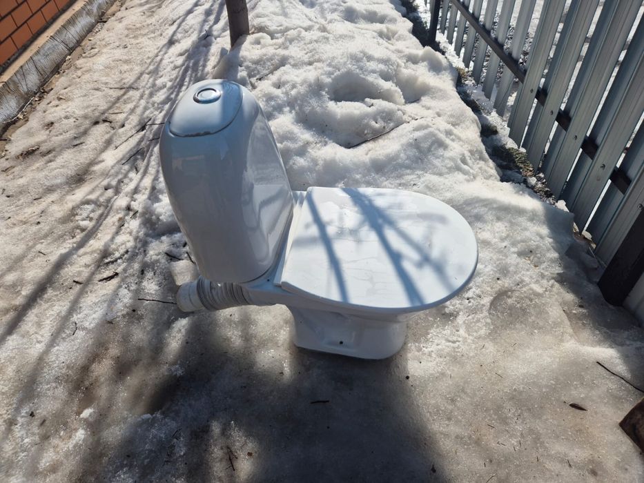 Унитаз в хорошем состояний