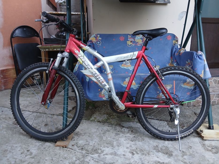 Bicicleta cu rotide 26inci in perfecta stare de fucyioare