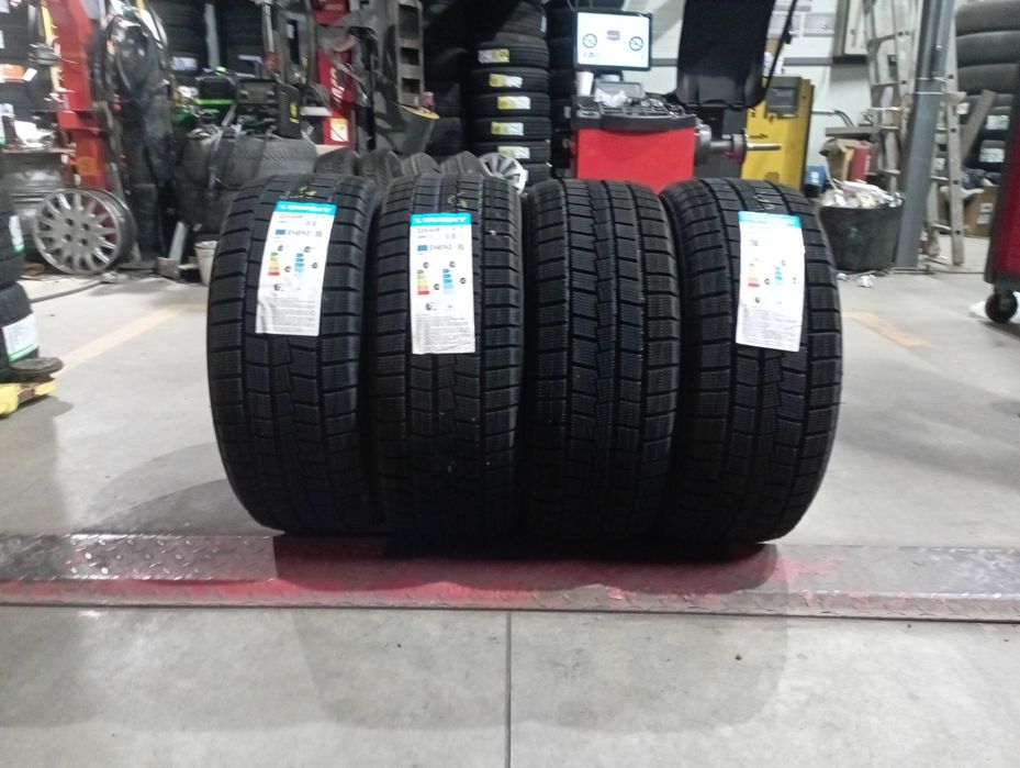 Anvelope Sunny 225/45/17 Noi De Iarna