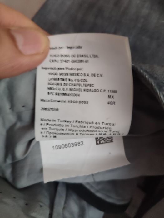 Продам костюм HUGO BOSS