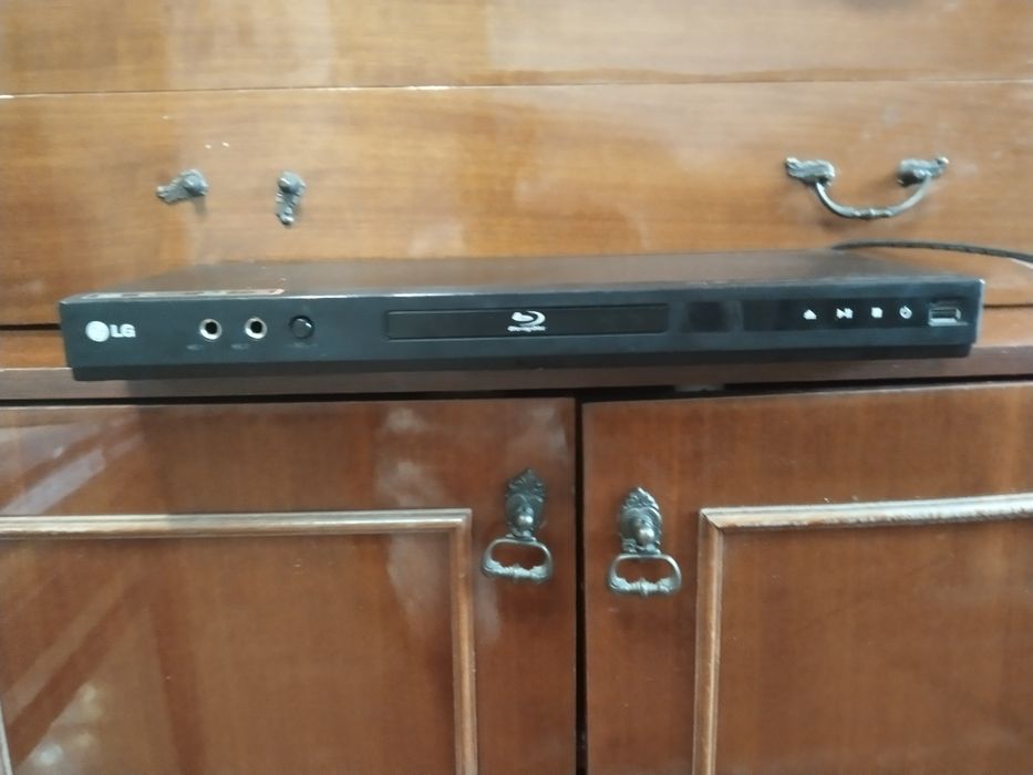 Продам проигрыватель в отличном состоянии.