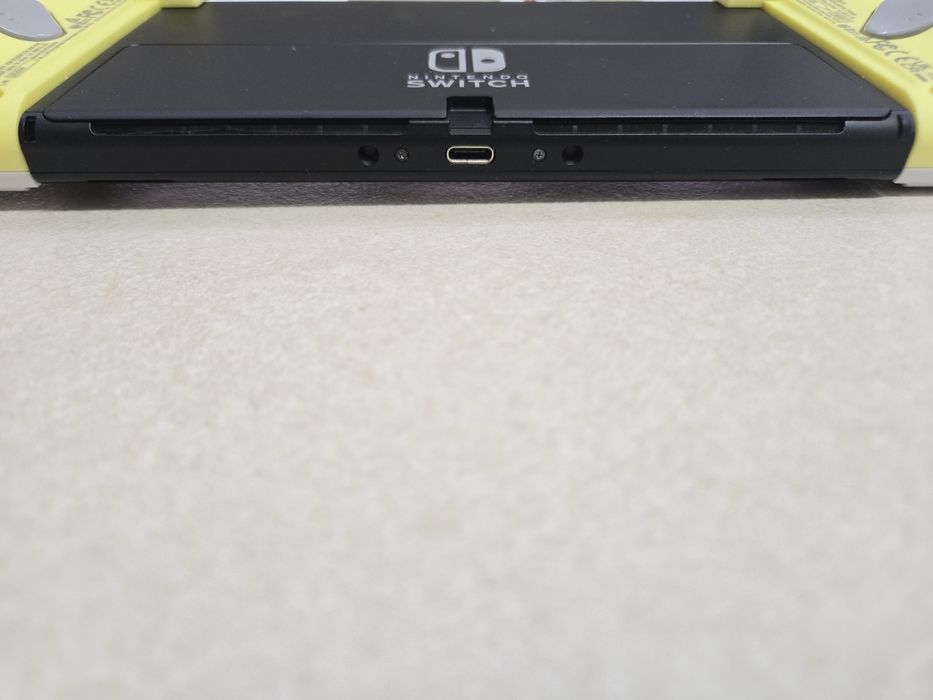 Nintendo Switch OLED modat