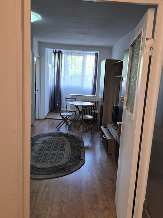 Închiriez  garsoniera  confort  I