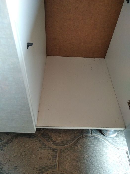 kuxinniy mebel sotiladi