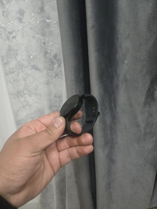 Продам часы galaxy whatc 4