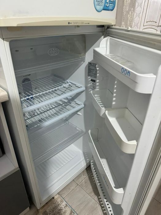 Продам холодильник LG