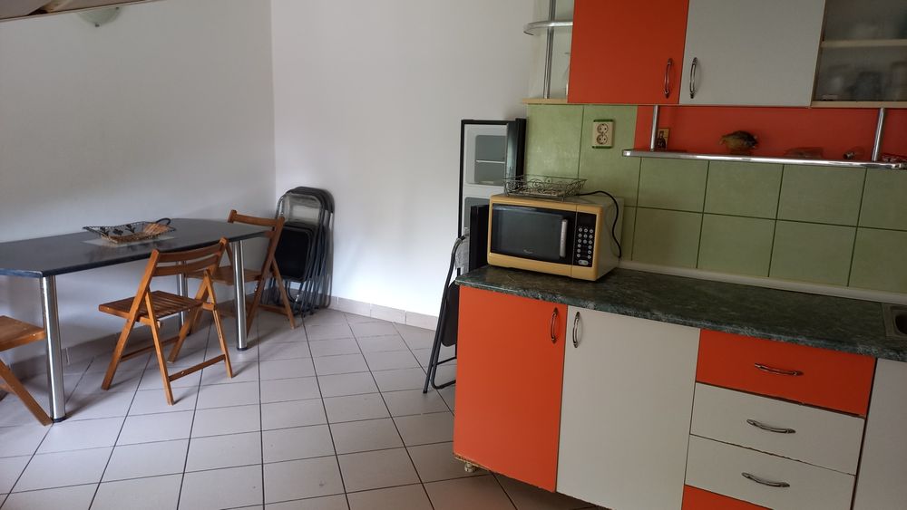 Vând apartament 3 camere decomandate, 42 de m.p. et.4 cu sarpanta locuibila, lângă Școală nr.7