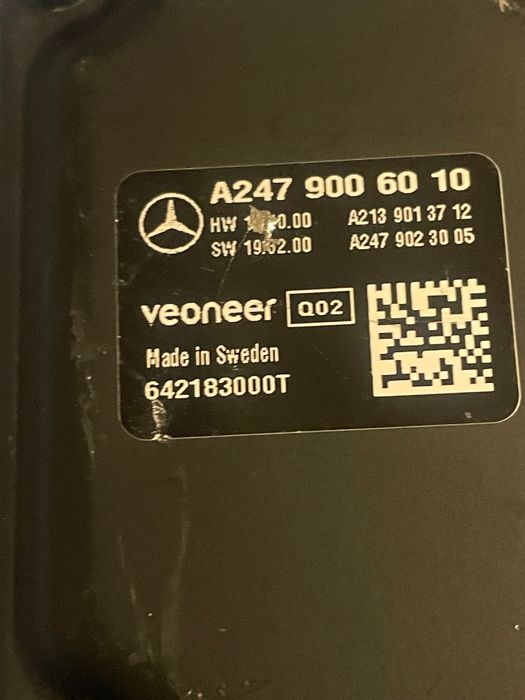 Mercedes cla  камера на предното стъкло и сензор за защита