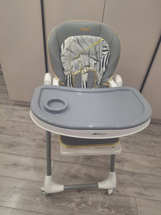 Продам стульчик для кормление 3 в 1 отличном состоянии