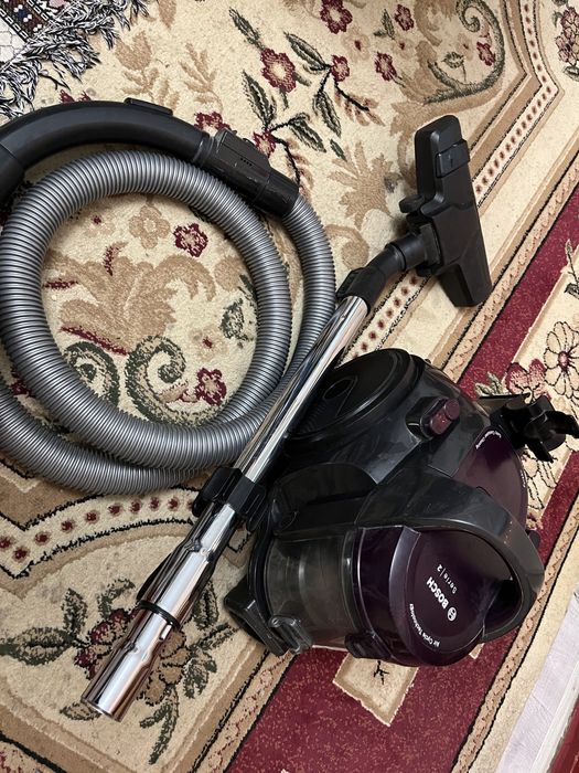 BOSCH пылесос в отличном состаяний