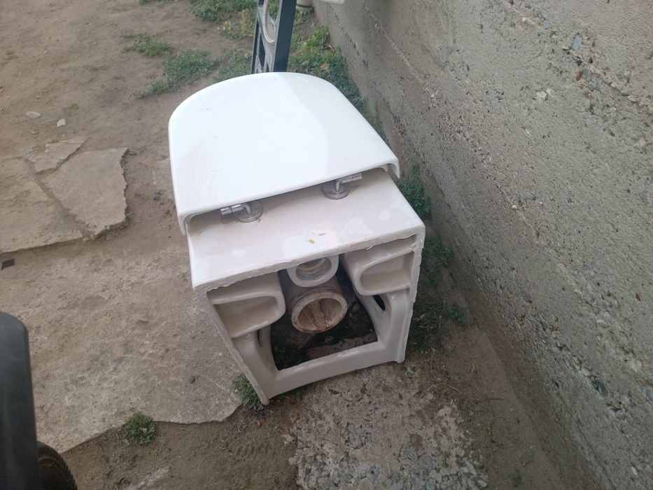 Унитаз настенный продам