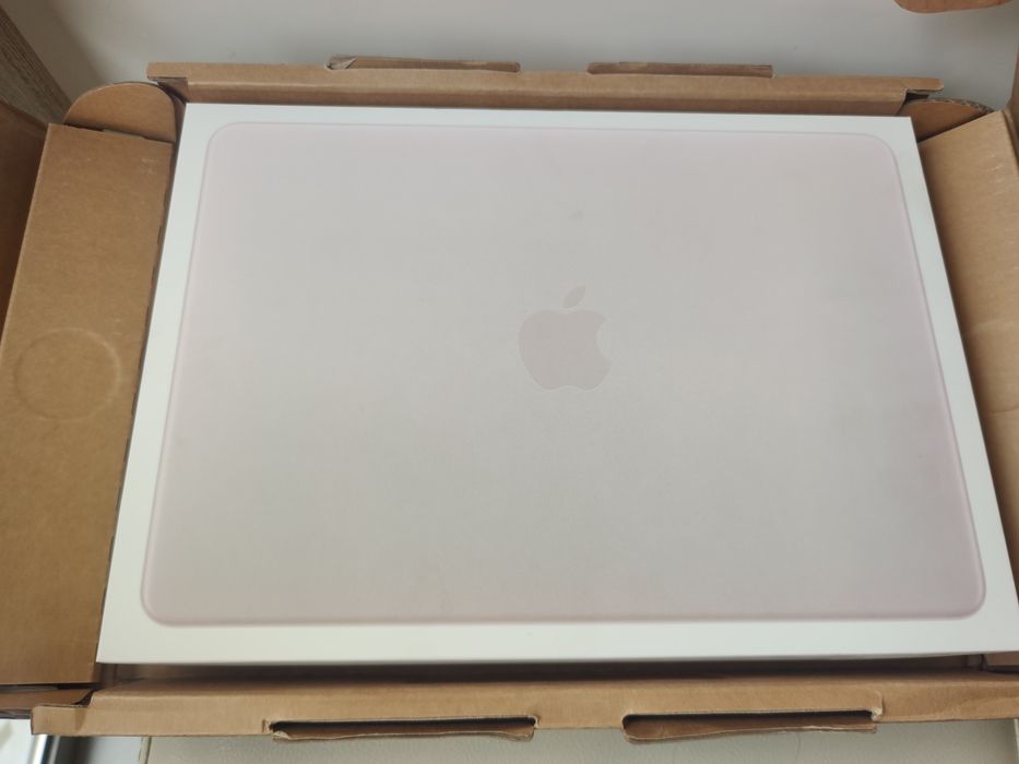 Налични! Apple MacBook Neo 13" A18 Pro 8RAM 512GB 1г. Гаранция!