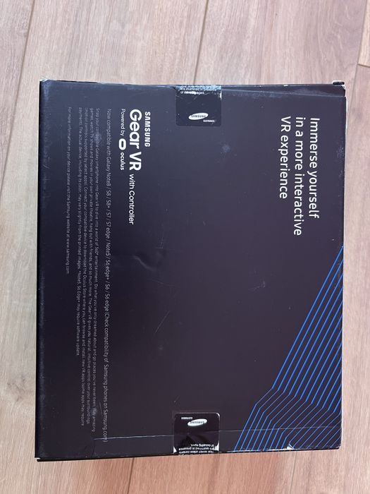 Samsung Gear VR  with controller,  очилa за виртуална реалност