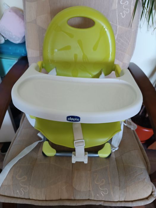 Masă de înfășat cu cădiță și scaun pt masă Chicco