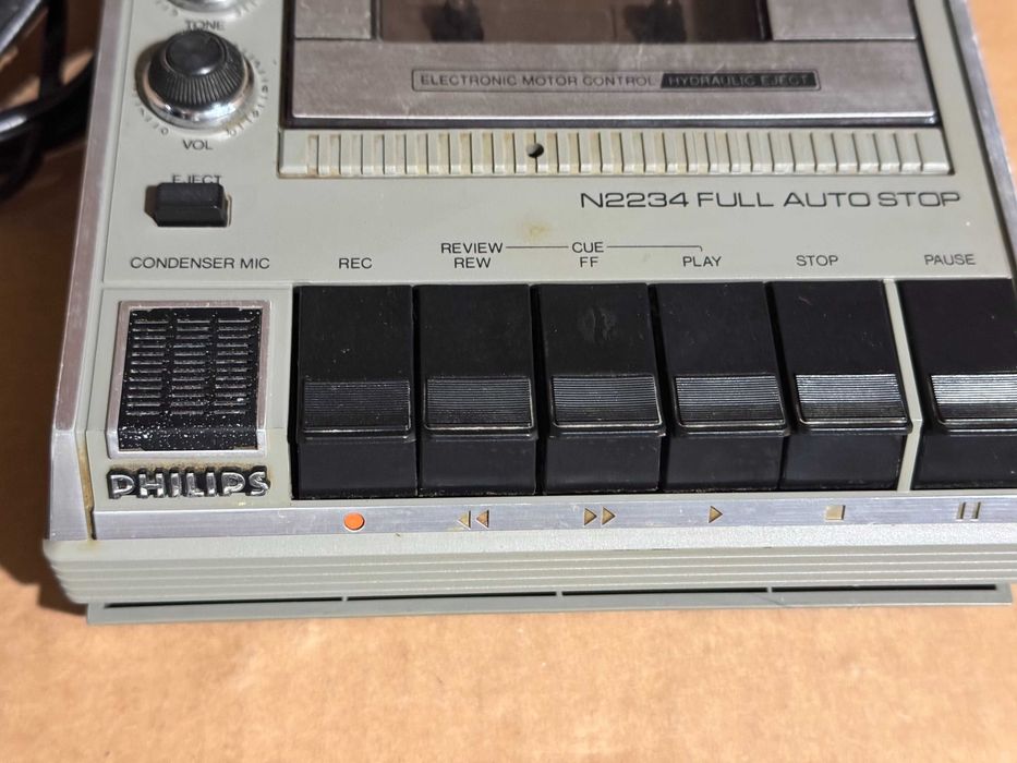 Винтидж касетофон PHILIPS N2234 FULL AUTO STOP