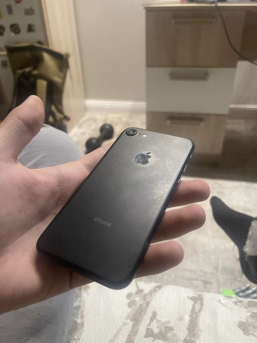 Продам телефон iphone 7