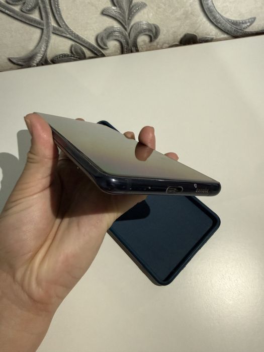 Продам телефон Samsung S20 FE