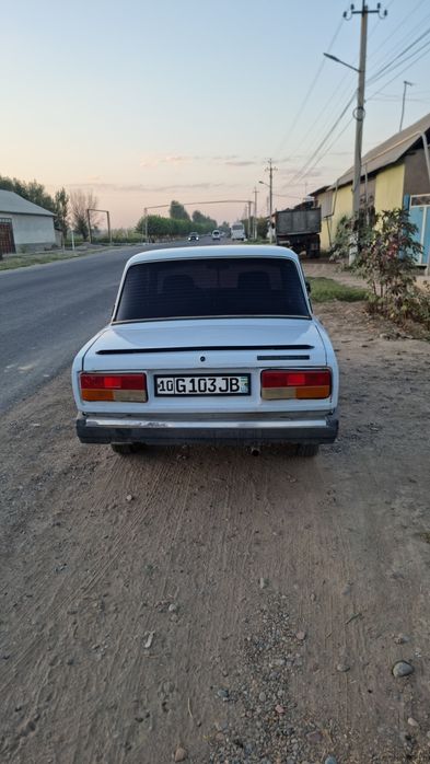 Vaz 2107 sotiladi