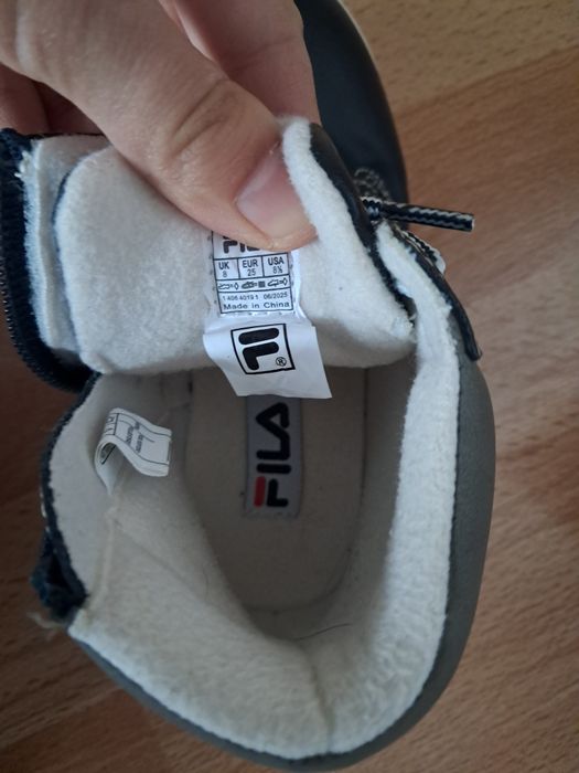 Ghetute Fila marime 25