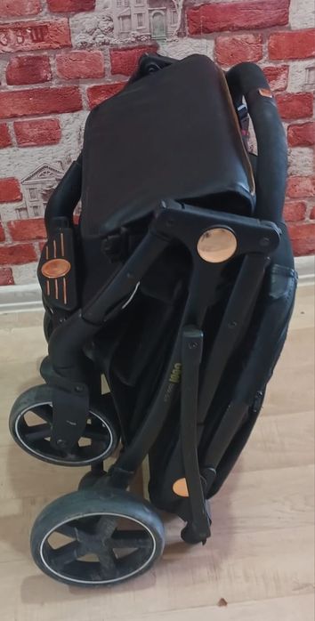 Продам детскую коляску
