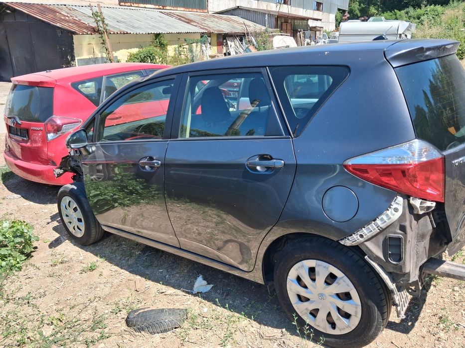 Врати, стопове за Toyota verso S втора употреба