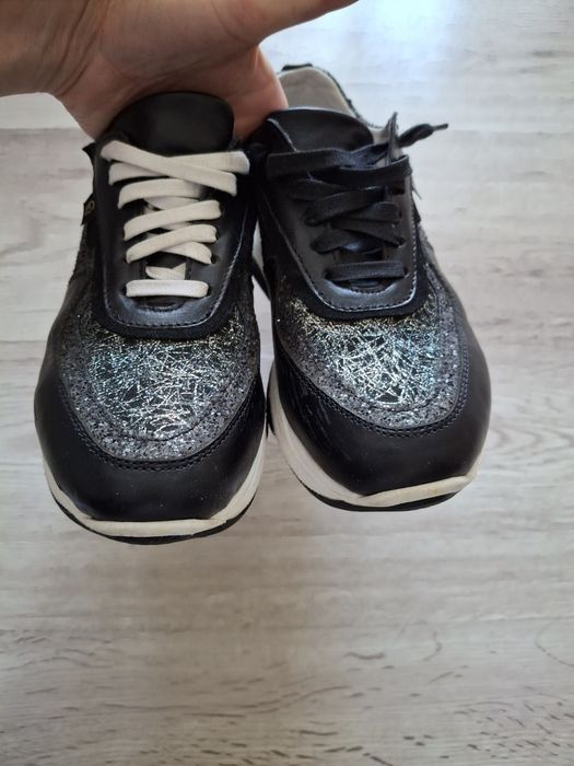 Adidasi piele 35