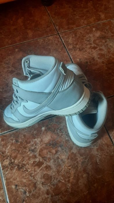 Vând Dunk-uri Nike High