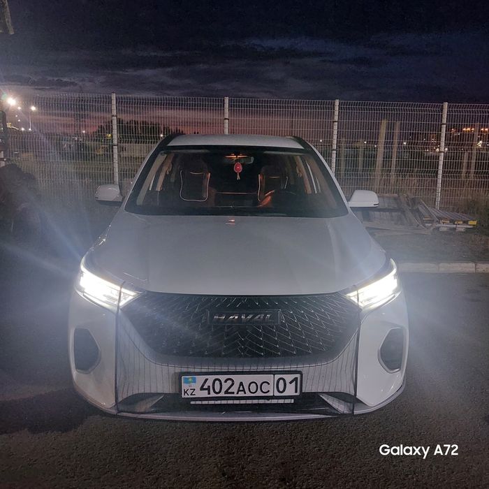 Автомобиль HAVAL M6