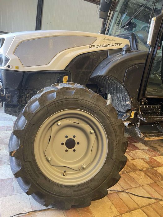 Нови гуми с джанти за трактор ALLIANCE 420/70R24 280/70R18