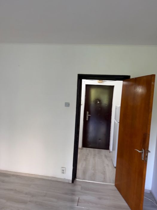 Proprietar, vand garsoniera spatioasa, 30,33 mp, etaj 4/9, Sector 4 - Str. Turnu Magurele nr. 19 - Pret: 63.000 Euro