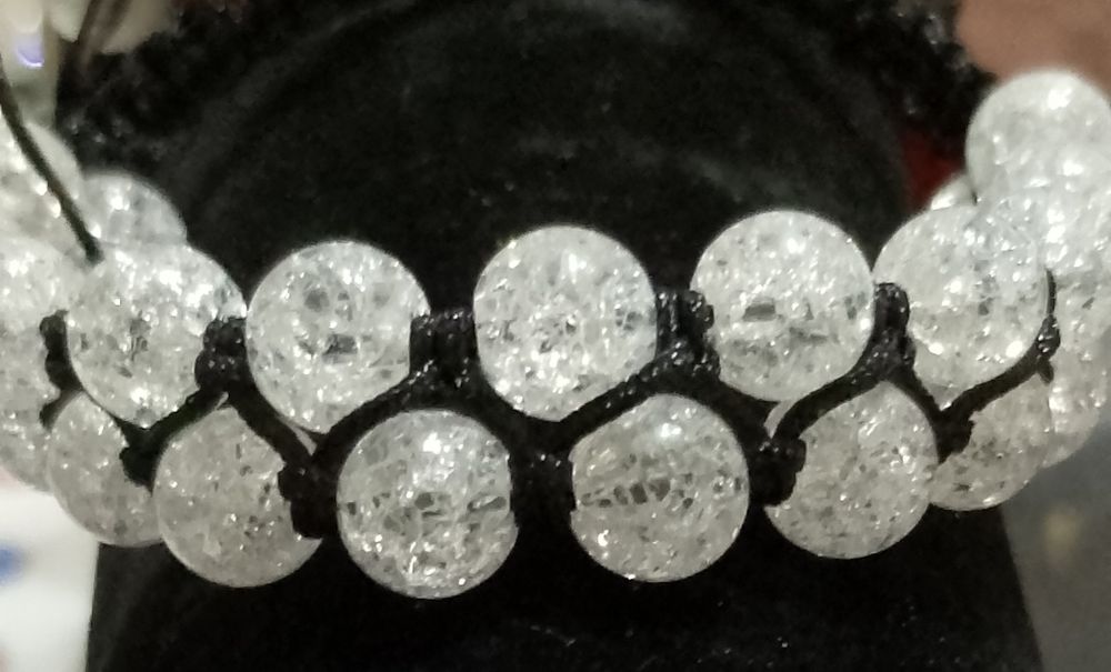 Гривни от естествени камъни